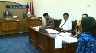KIP: Kontrol Transparansi atau Teater Panggung Retorika Publik?