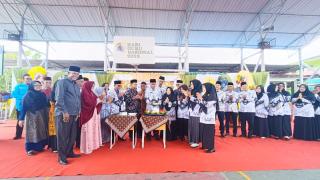 Korwil Pendidikan Bukit Batu Menjadi Pembina Apel HUT PGRI ke 80 dan HGN 2025
