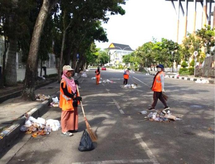 DLHK Terapkan SOP Baru Penyapu Jalan, Fokus Jalan Protokol dan Jam Kerja 8 Jam 