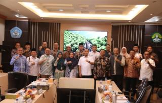 Pengendalian Banjir, Pemko Pekanbaru dan Universitas Riau Sepakati 10 Danau Jadi Embung 