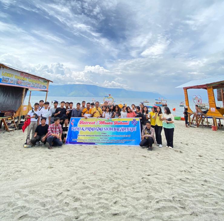 Persekutuan Pemuda Pemudi Methodist Indonesia ( P3MI) Dan Persekutuan Remaja Methodist Indonesia (PRMI) Mengadakan wisata Rohani Di Danau Toba