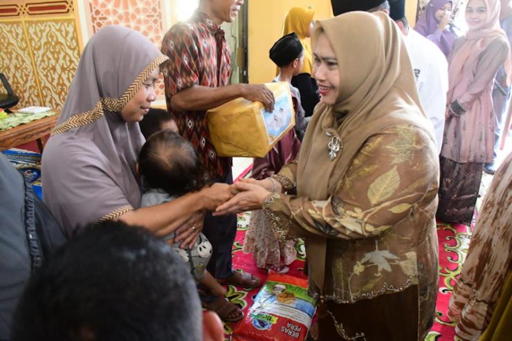 Bupati Kasmarni Safari Ramadhan di Kecamatan Bantan Sekaligus Salurkan Bantuan kepada Masyarakat