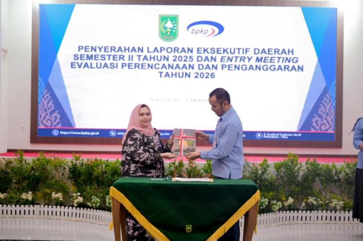 Bupati Bengkalis Terima Laporan Eksekutif Daerah Semester II dan Entry Meeting Evaluasi Perencanaan dan Penganggaran