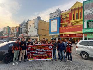 Semangat Ramadan, MPC PP KOTA PEKANBARU MELALUI Unit I Koti Pemuda Pancasila Pekanbaru Turun ke Jalan Bagikan Takjil di Panam
