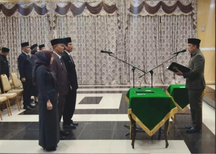Penyesuaian Struktur Organisasi dan Tata Kerja (SOTK) Baru, Sekda Inhu Lantik 11 Pejabat