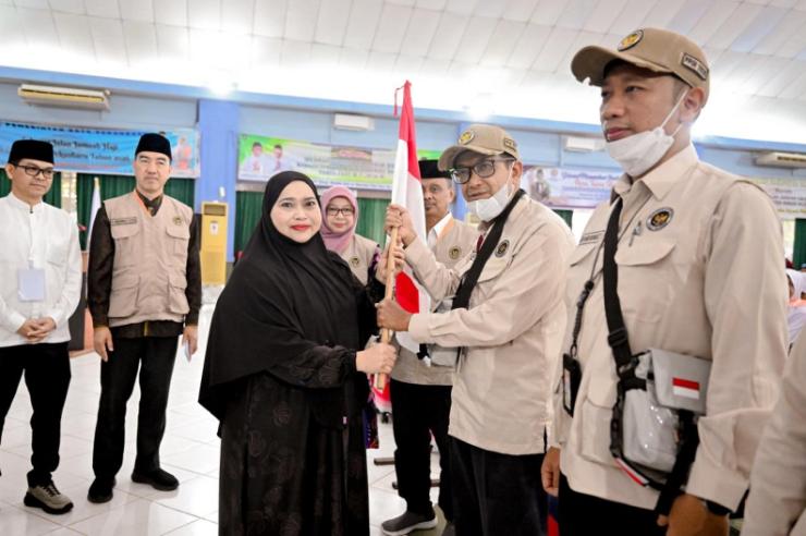 Penuh Haru, Bupati Kasmarni Lepas Keberangkatan 396 Jemaah Haji Bengkalis ke Tanah Suci