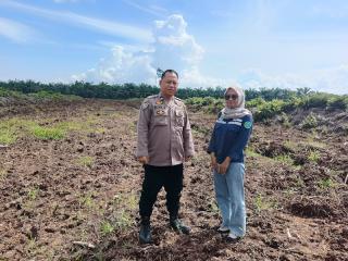 Panit Binmas Polsek Bukit Batu Tinjau Lahan untuk Penanaman Jagung