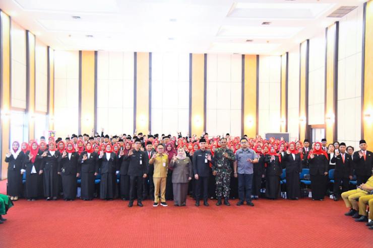 Lantik 215 Kepala Sekolah, Bupati Kasmarni Tegaskan Zero Tolerance Terhadap Pungli PPDB