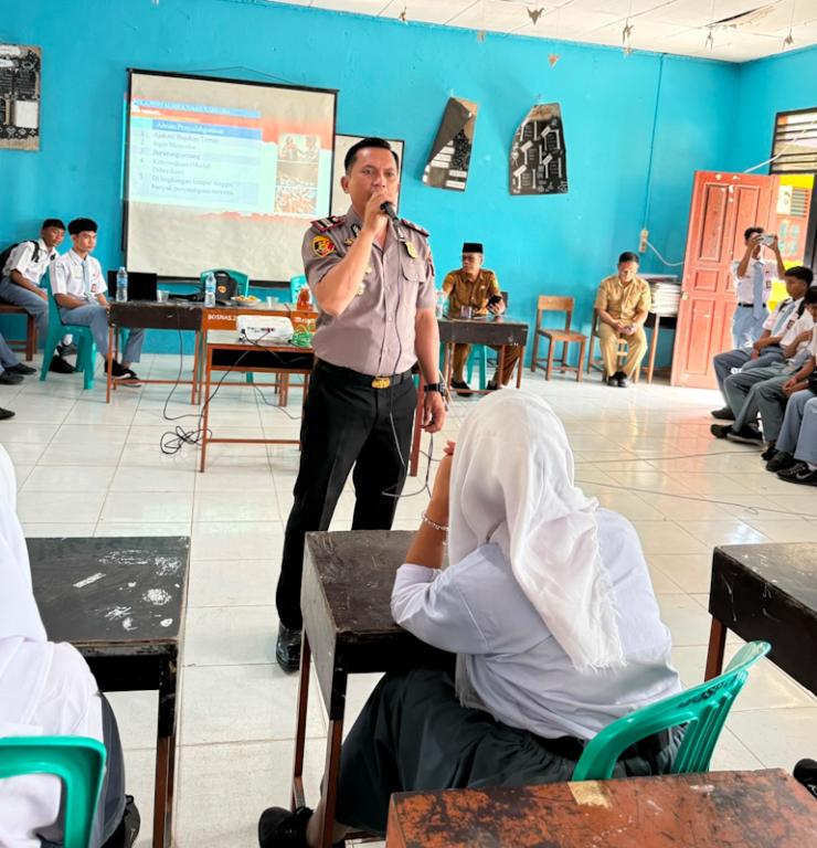 Polsek Panipahan Gelar Sosialisasi Dan Penyuluhan Bahaya Narkoba Di SMAN 1 Pasir Limau Kapas